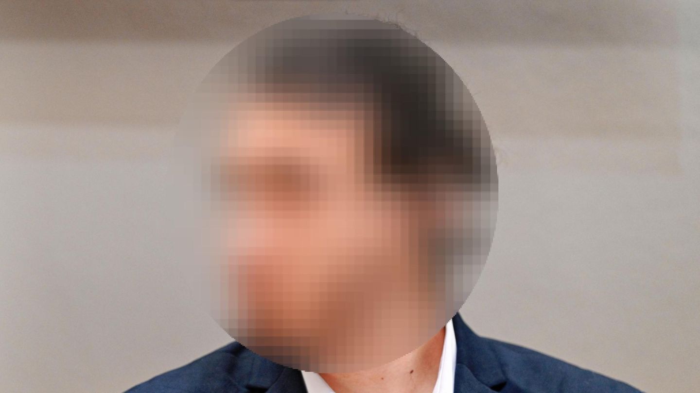 Der wegen der tödlichen Attacke auf einen Zugbegleiter Angeklagte im Landgericht Zweibrücken