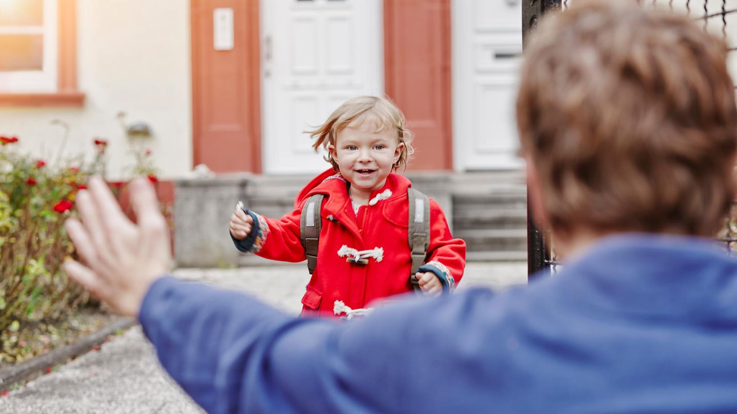 Wechselmodell: Eine Woche bei Mama, eine bei Papa – wie Trennungskinder davon profitieren