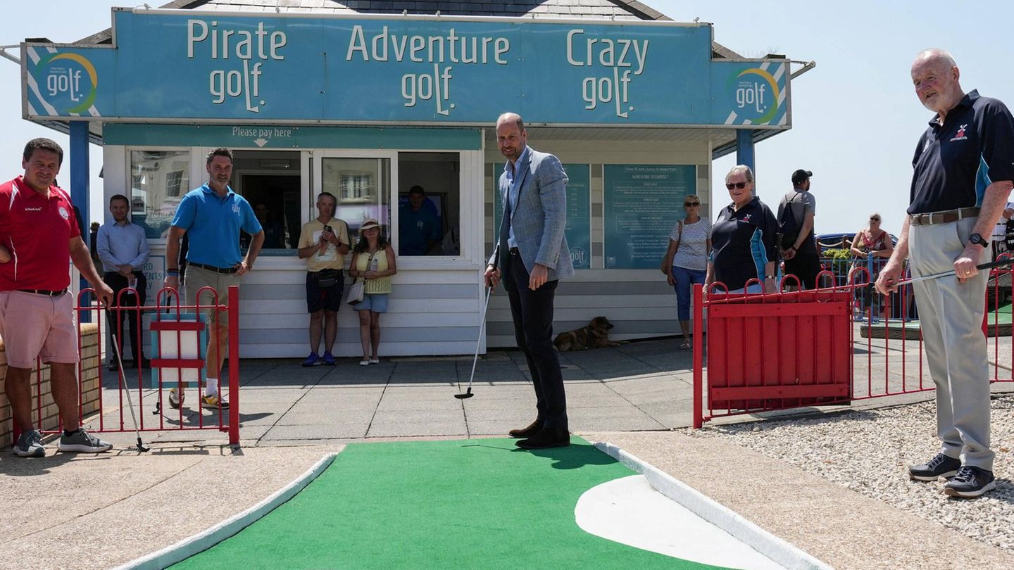 Heimatbesuch: Prinz William spielt Minigolf statt sich mit Harry zu treffen