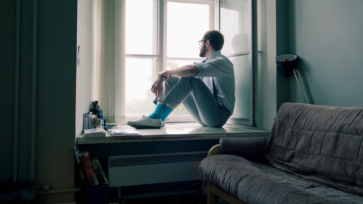 Emotionen ordnen mit Dr. Peirano: Im Urlaub lässt meine Partnerin mich links liegen – was kann ich tun?