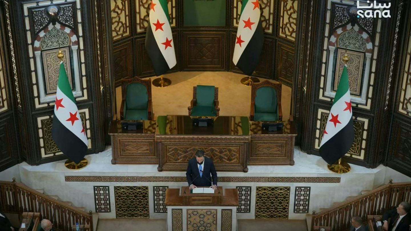 Umstrittenes Gremium: Syrisches Übergangsparlament zu erster Sitzung zusammengetreten