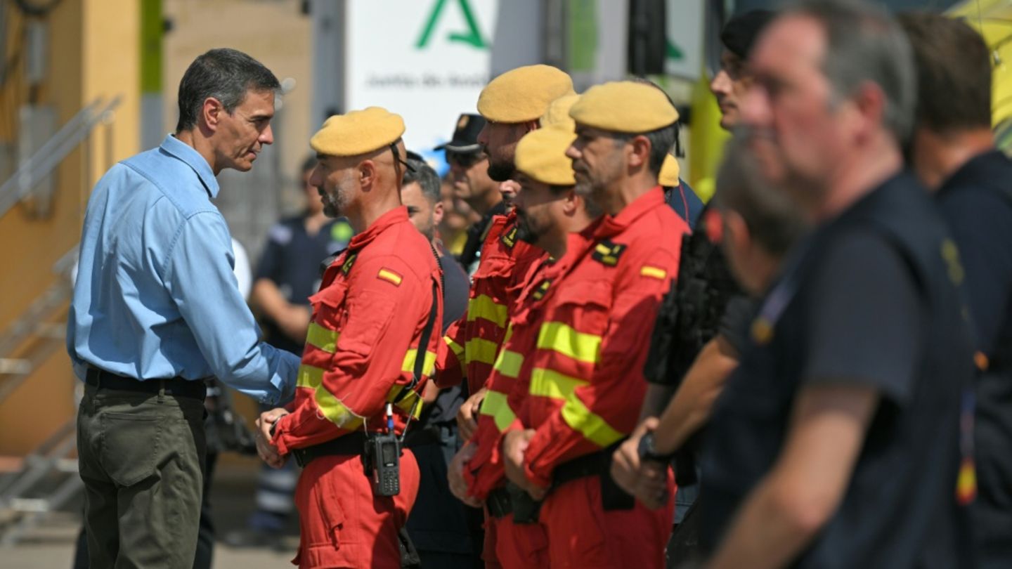Spaniens Regierungschef ruft bei Besuch in Waldbrandgebiet zu besserer Prävention auf