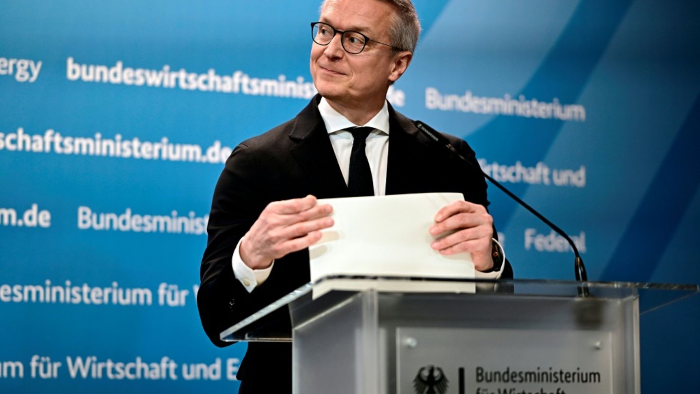 Digitalminister Wildberger: Arztüberweisung auf Papier wird bald Geschichte sein