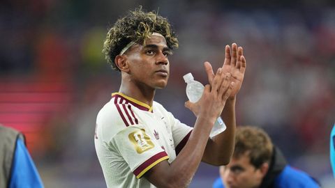 lionel-messi-badet-lamine-yamal-das-steckt-hinter-dem-baby-bild-stern-de