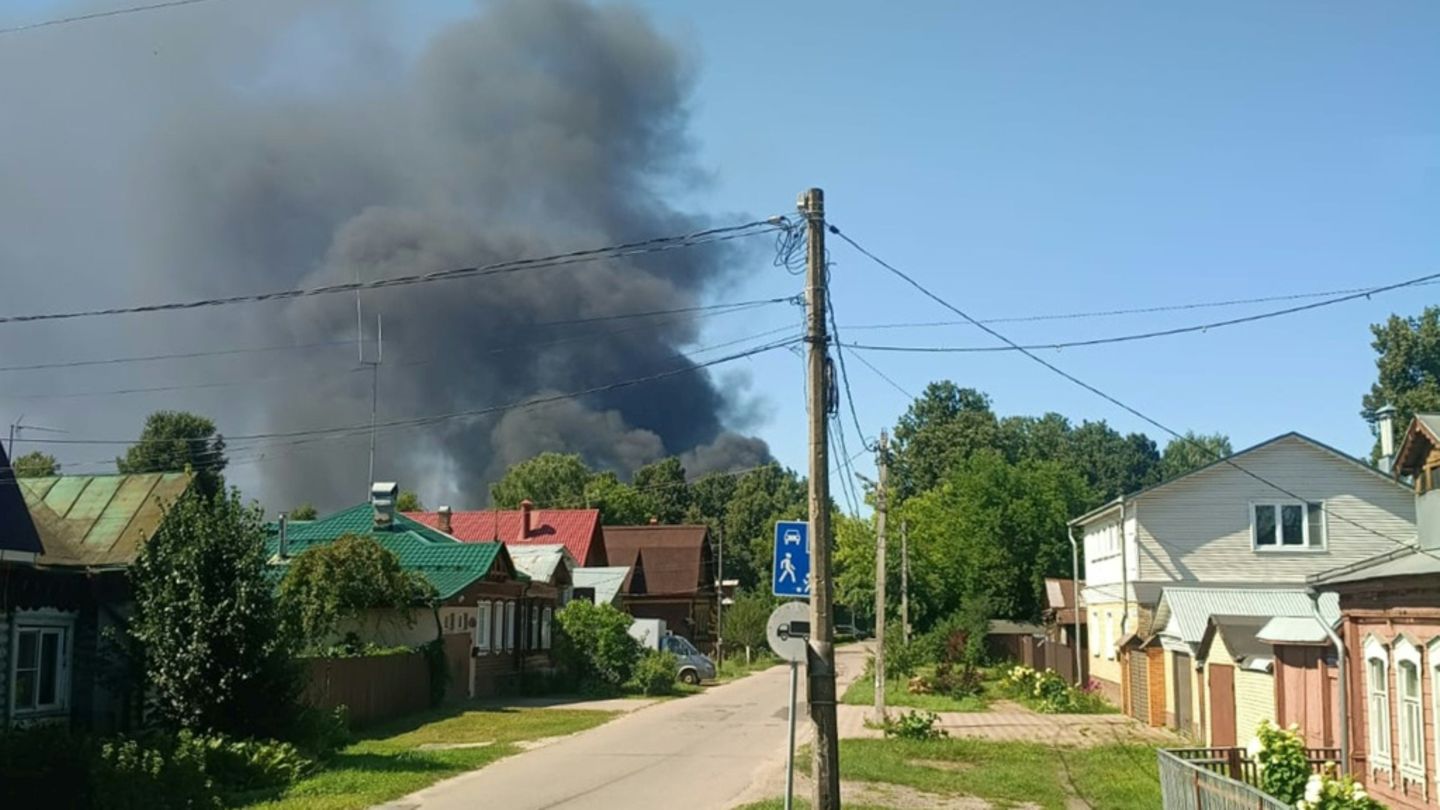 Behörden: Acht Tote bei ukrainischen Angriffen auf Logistikzentren in Russland