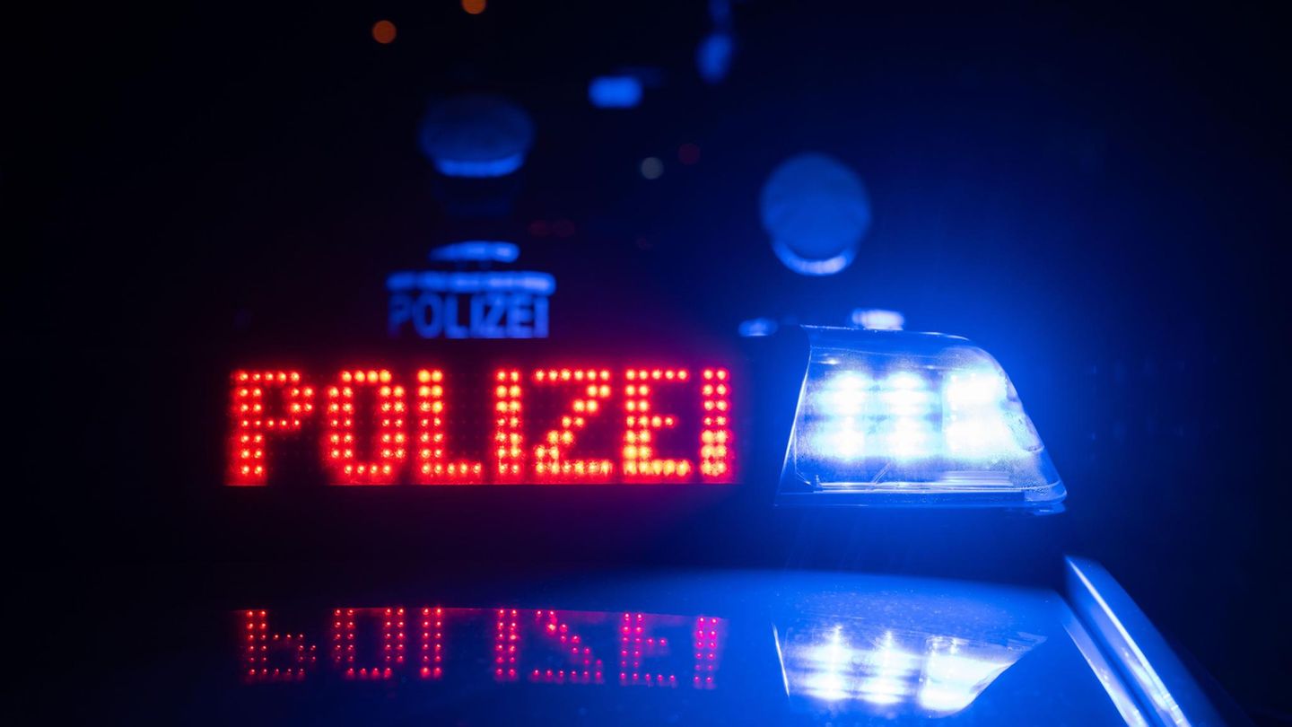 Einbruch in Bremen: Einbrecher klaut Kuchen – und verschenkt ihn nachts im Park