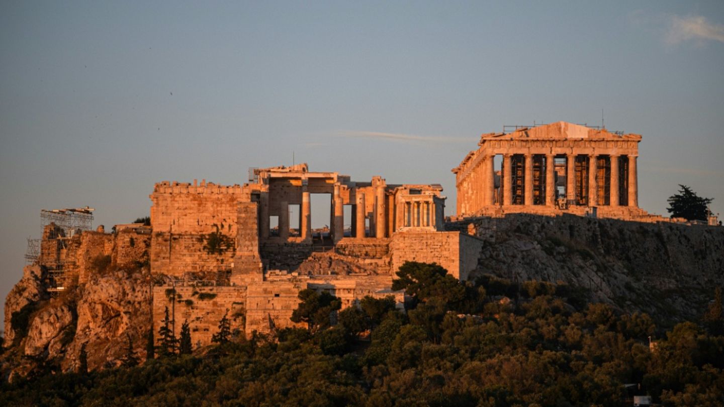 Mann greift US-Touristen an der Akropolis mit Messer an