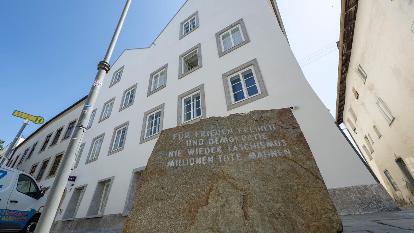 Braunau: Polizeistation in Hitlers Geburtshaus eröffnet