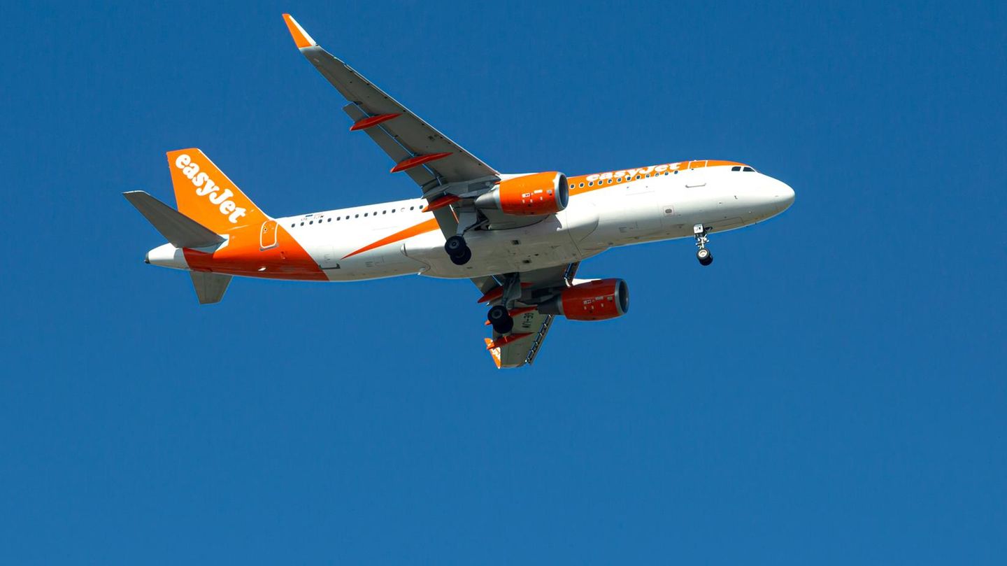 Flug aus Teneriffa: Massenschlägerei an Bord – Flugzeug muss umdrehen
