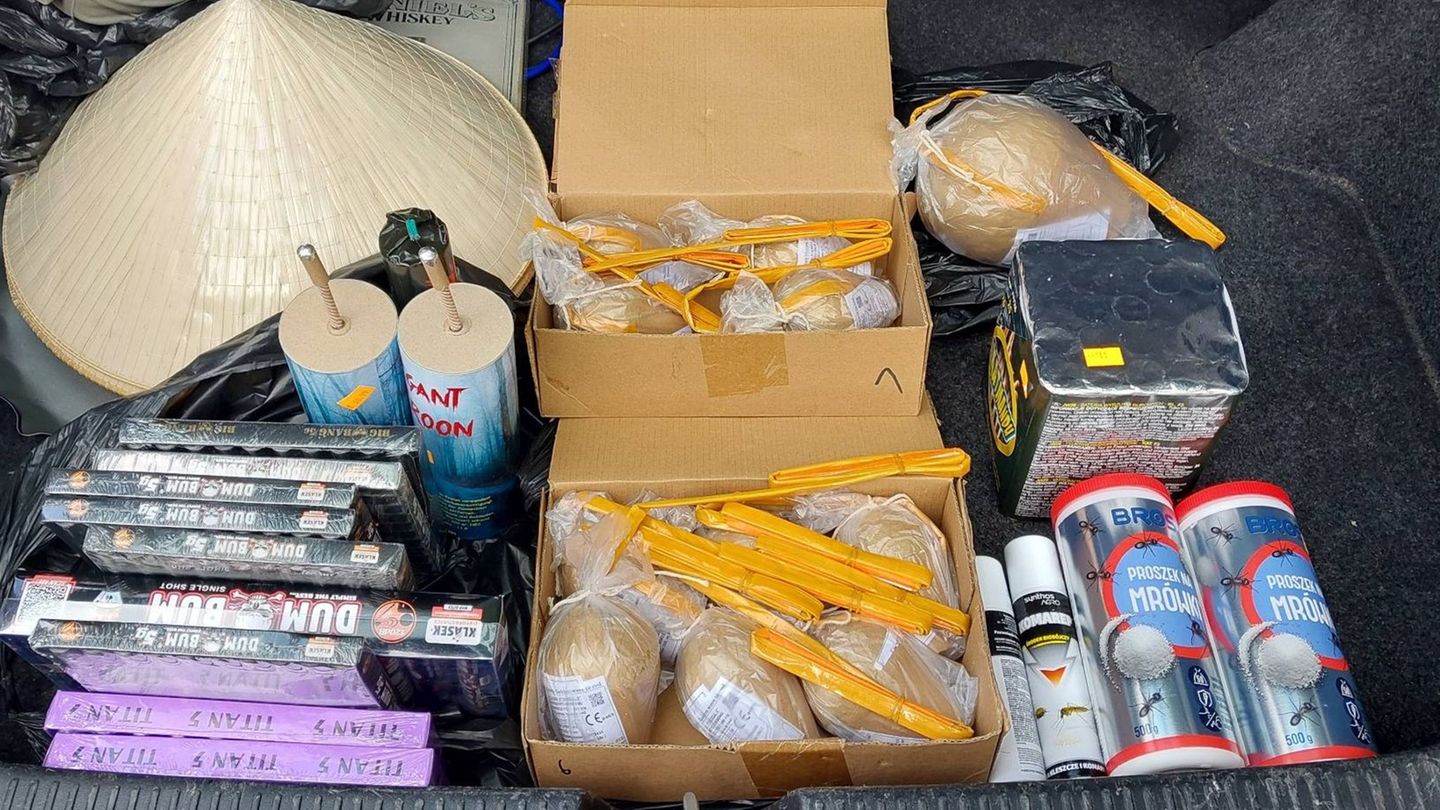 Drei Kilo Sprengmasse: Polizei stoppt 19-Jährige mit illegalen Böllern