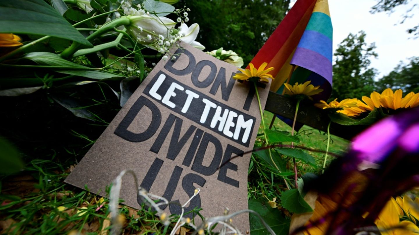 Gedenken nach Anschlag bei Berliner CSD: Mahnwachen in vielen deutschen Städten