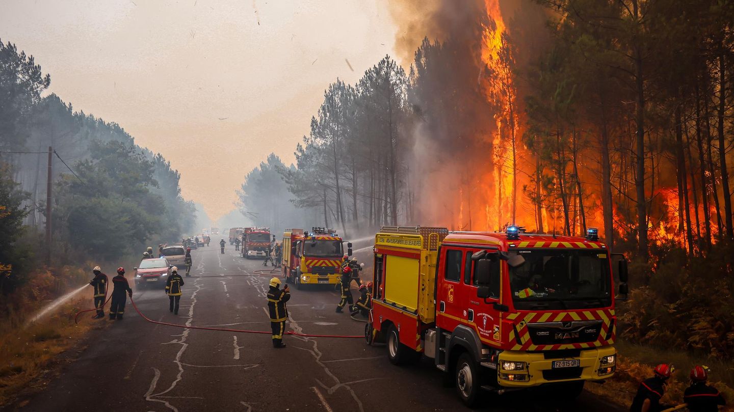 Waldbrände: Wie deutsche Urlauber das Inferno in Südfrankreich erleben