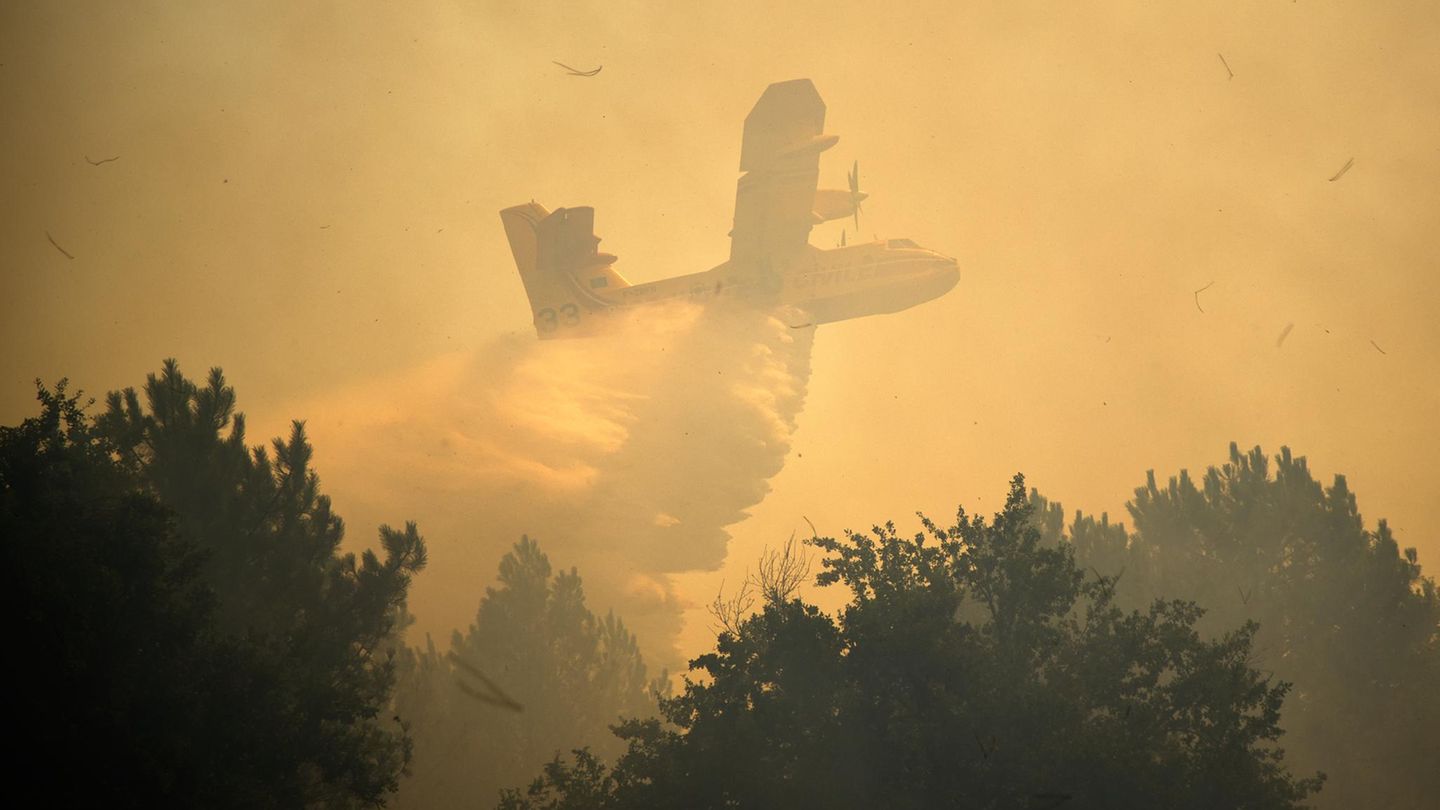 Podcast „Die Lage – International“: Die Flammen lodern dort, wo Frankreich Raketen baut