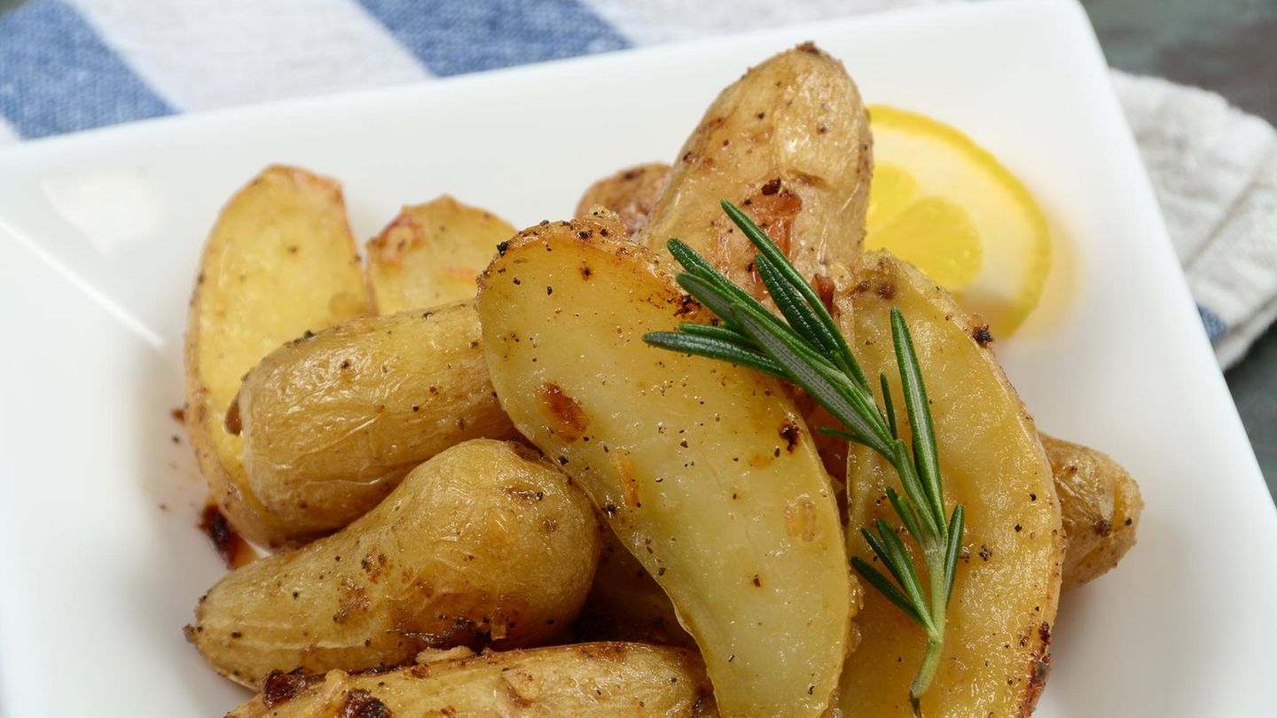 Baked potatoes like in Greece - | thanks to this ingredient