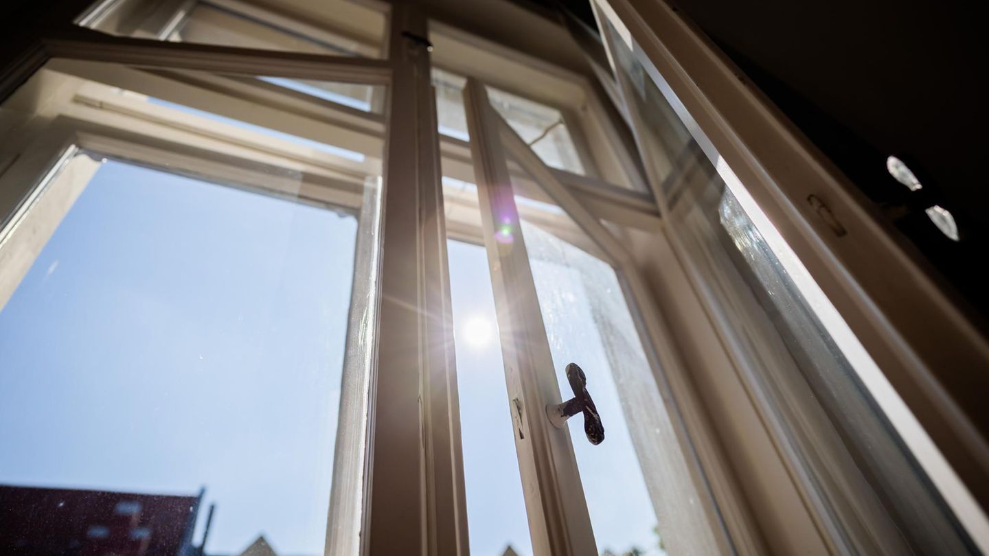 Er wusste nicht, wie er 39 Grad überleben sollte. Dann zog er ins Hotel