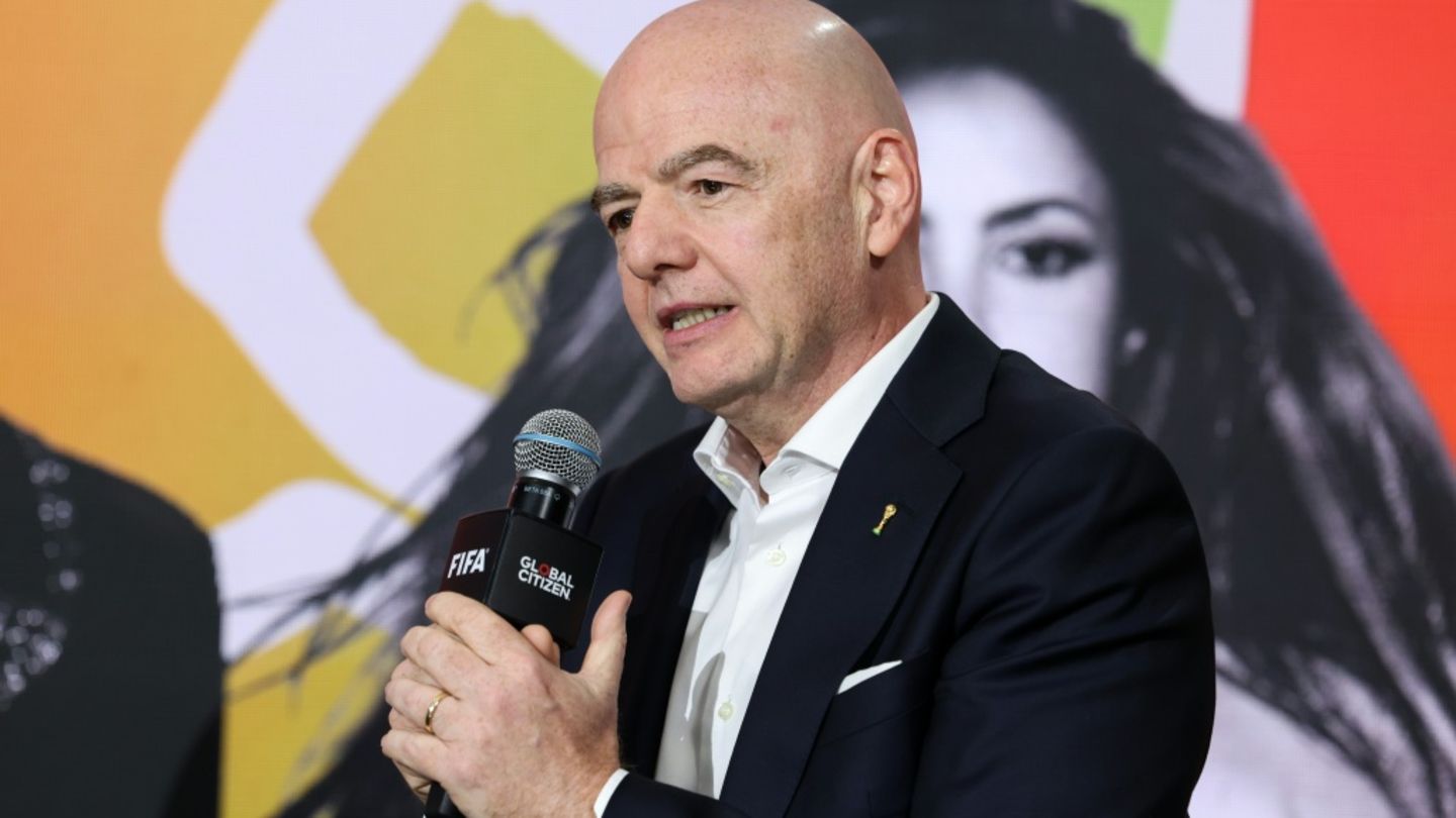 Rückzieher nach heftiger internationaler Kritik: Fifa stoppt umstrittene Investoren-Pläne