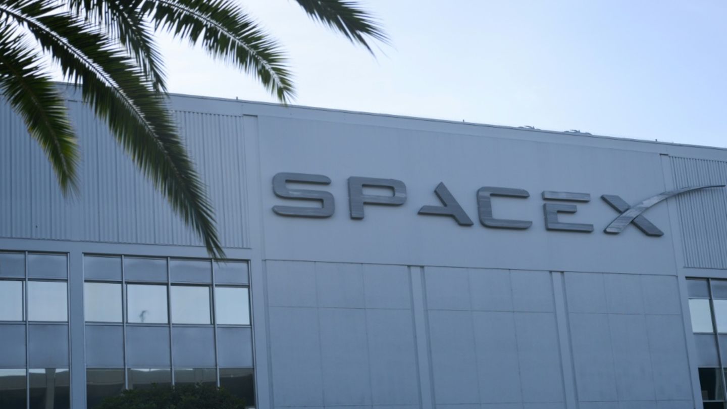 SpaceX schreibt rote Zahlen: Raumfahrtkonzern enttäuscht nach Rekordbörsengang