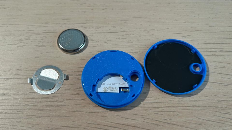 Einmal geöffnet, gelingt der Batteriewechsel ohne Probleme