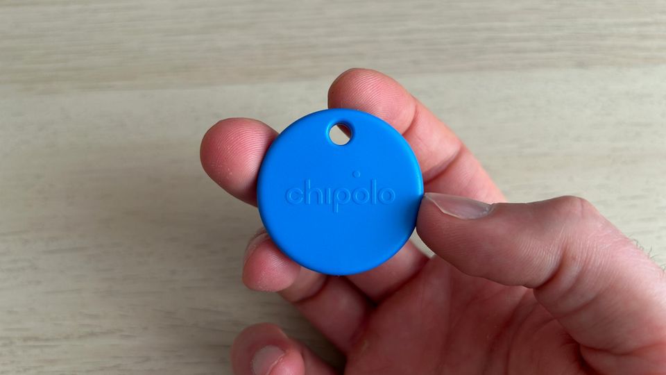 Durch diese kleine Öse kann der Chipolo POP befestigt werden
