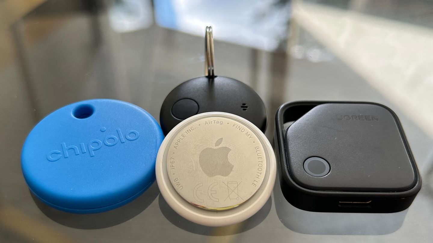 Der AirTag 2 verzichtet auf eine Öse, die restlichen Bluetooth-Tracker nicht