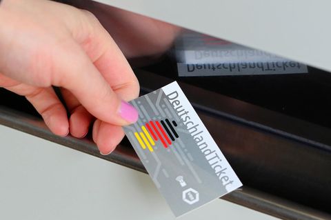 Es gibt Rabatte für das Deutschlandticket für Empfänger der Grundsicherung