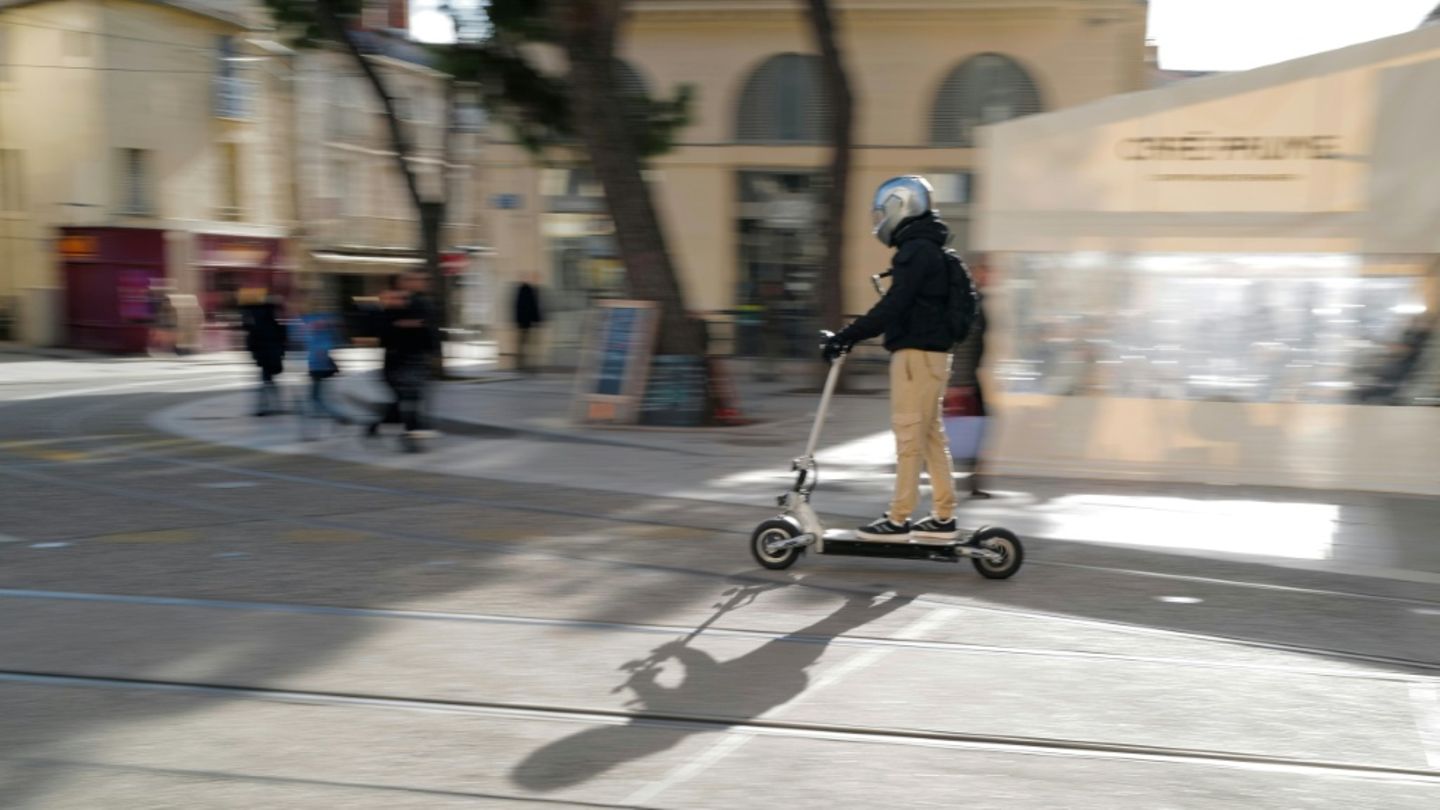 Steigende Zahl von Unfällen: Helmpflicht für E-Scooter-Fahrer in Paris