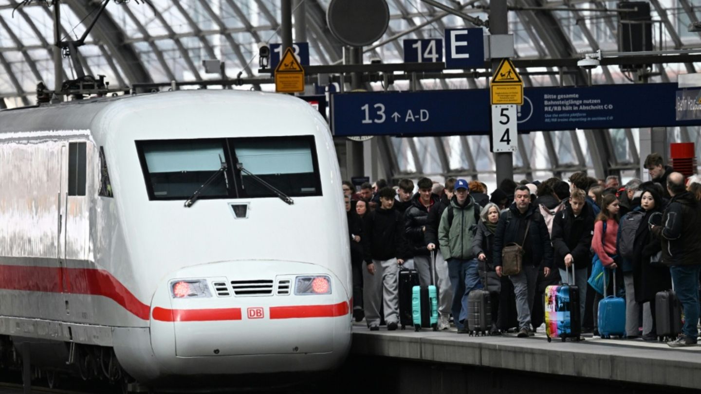 Verkehrsminister Bilger will Boni von Bahnmanagern an Ziele knüpfen