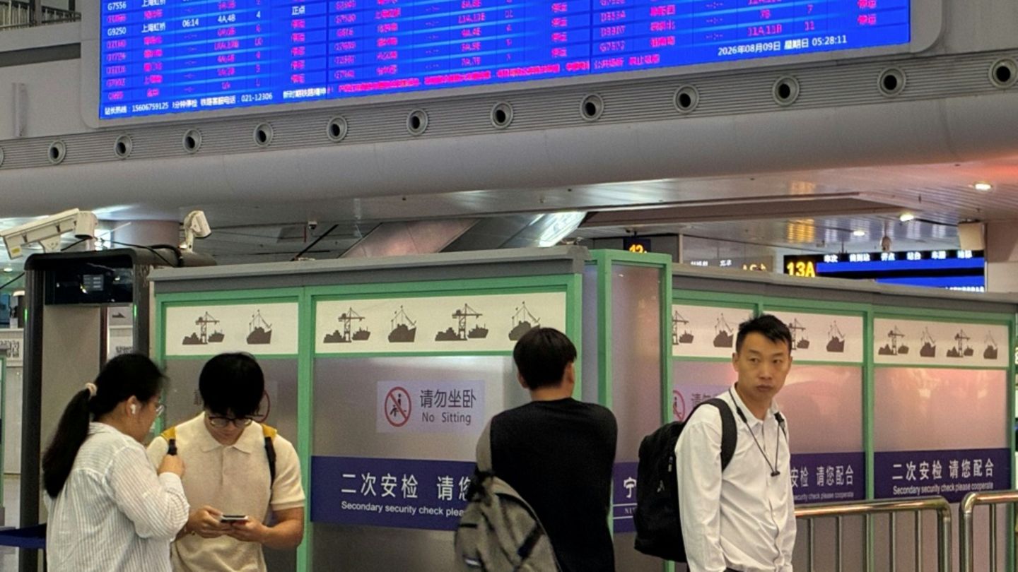 Flugstreichungen und Evakuierungen: Taifun „Dolphin“ in Ostchina auf Land getroffen