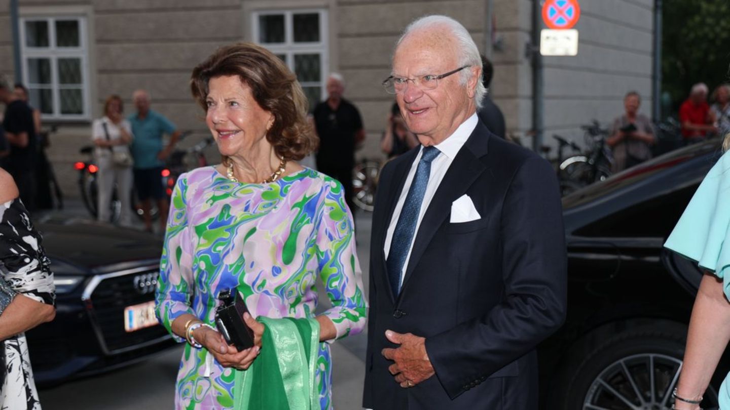 Königin Silvia und König Carl Gustaf: Royaler Besuch bei den Salzburger Festspielen