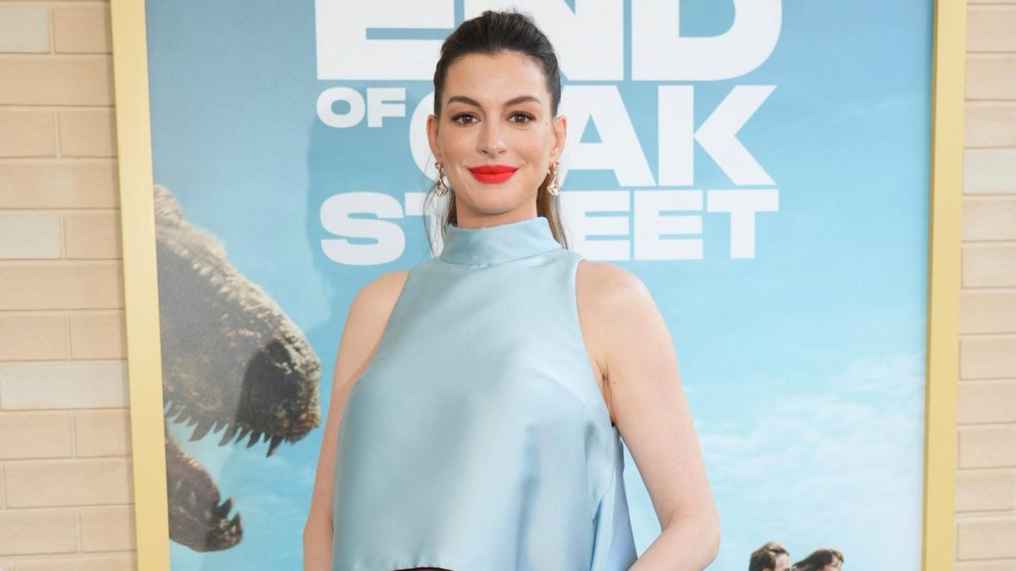 Gerüchte: Anne Hathaway kontert Spekulationen über ihren Babybauch