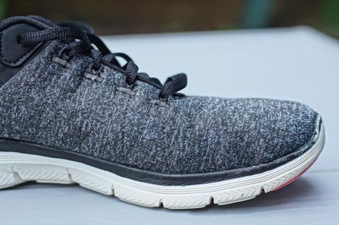 Amazon hat Herrenschuhe von Skechers im Angebot (Symbolbild)
