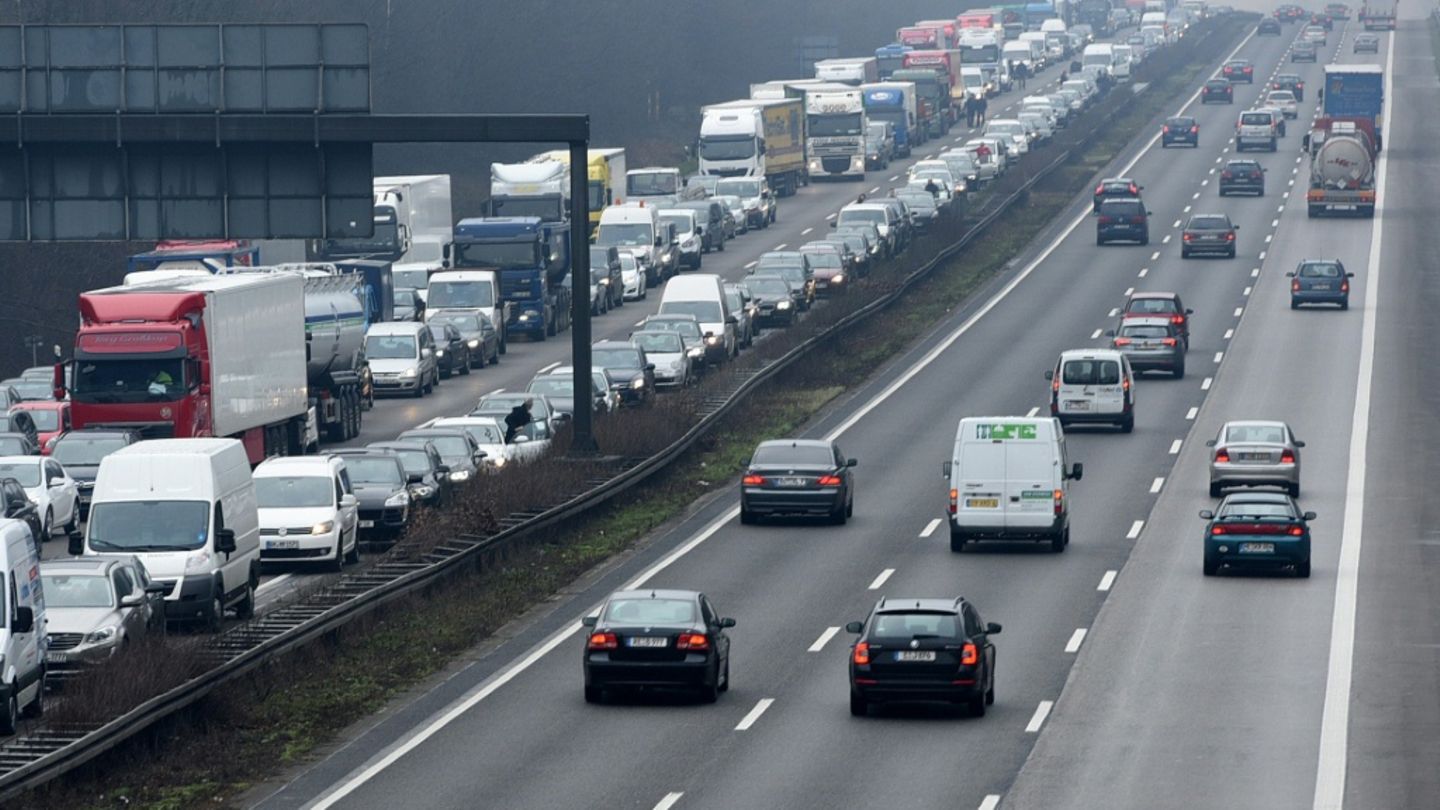Rückreisewelle zu Ferienende: ADAC erwartet an Wochenende viel Verkehr