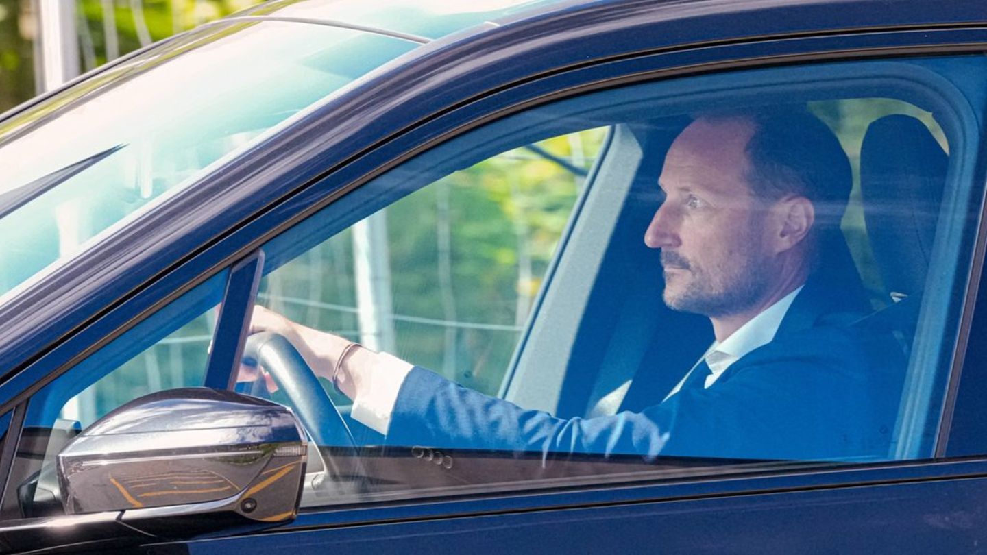 Norwegisches Königshaus: Sorge um König Harald: Seine Frau sagt Termin ab, Haakon eilt zu ihm