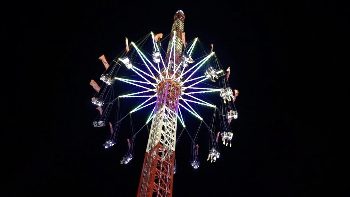 Hamburger Dom: Kettenkarussell blieb in 25 Metern Höhe stecken – betroffene Fahrgäste berichten