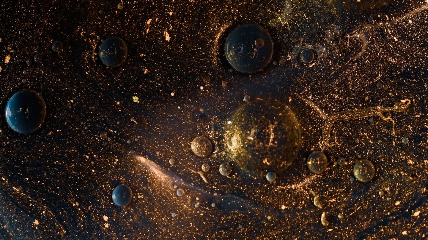 Spektakuläre Theorie: Wenn der Raumzeit-Motor arbeitet, fliegt das Universum auseinander