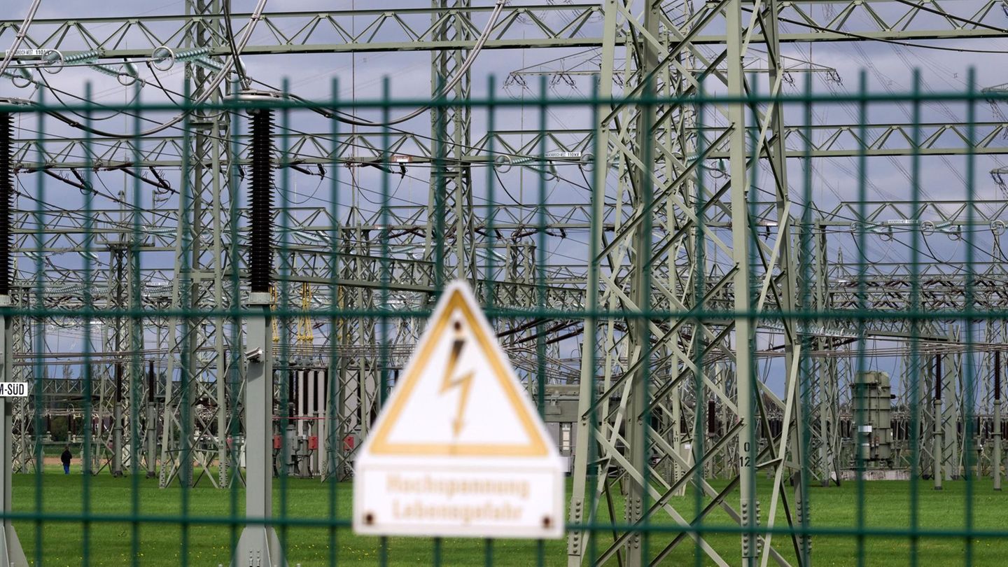 Another substation is on fire in Berlin - | Police are investigating