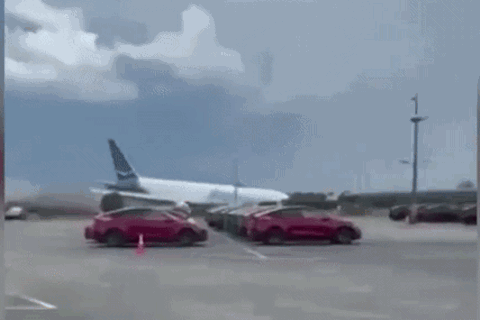 Miami: Amazon-Frachtflugzeug kracht in Autos – fünf Menschen sterben