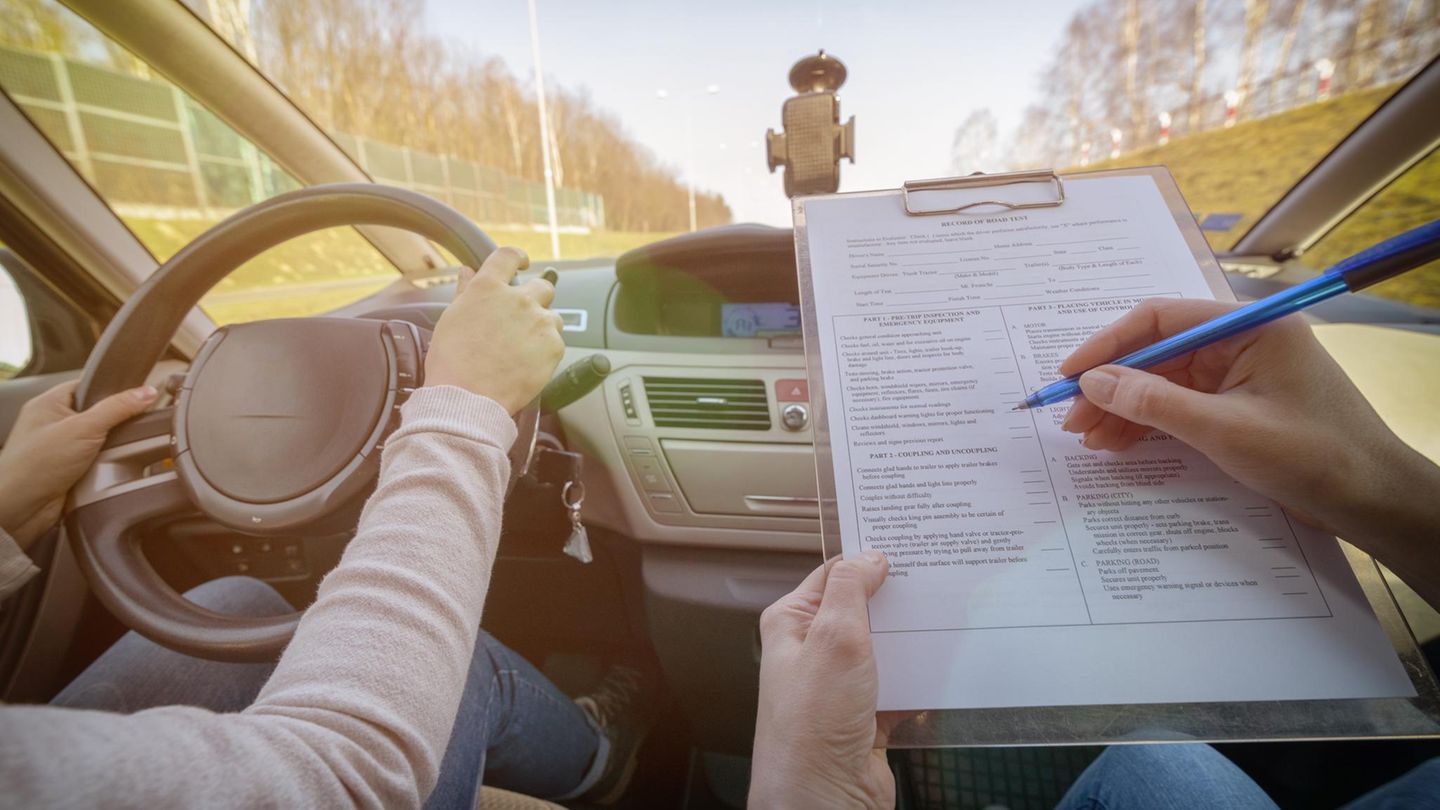Interaktives Quiz: Würden Sie heute noch den Führerschein bestehen? Testen Sie Ihr Wissen