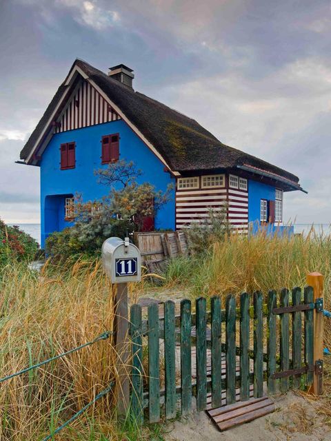 Ferienhaus an der deutschen Ostsee – am Meer sind Immobilien oft deutlich teurer als im Hinterland (Symbolbild)