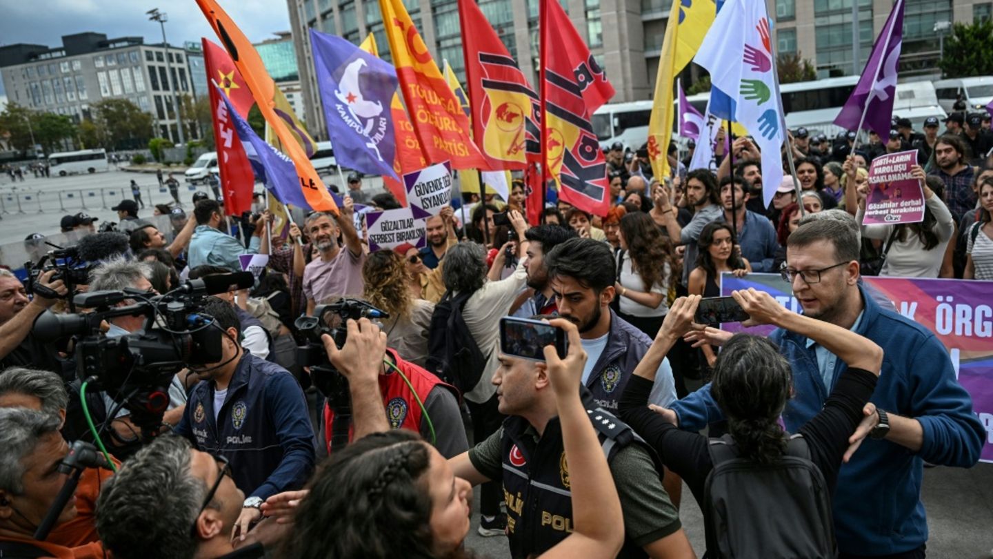 Weitere Festnahmen bei Protest gegen Razzien bei türkischen LGBTQ-Aktivisten