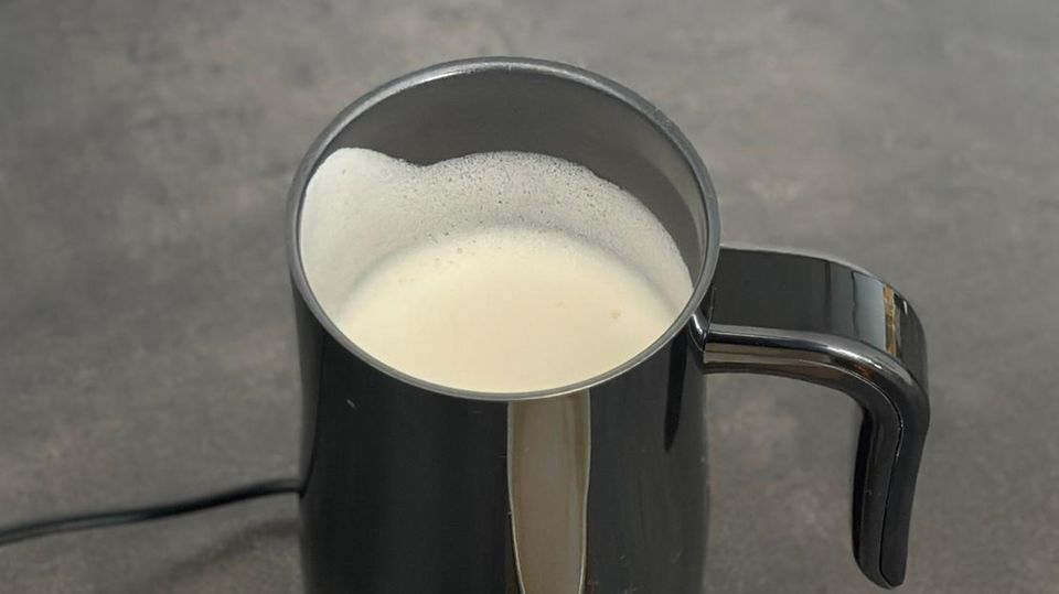 Mit dem Milchaufschäumer von Krups
