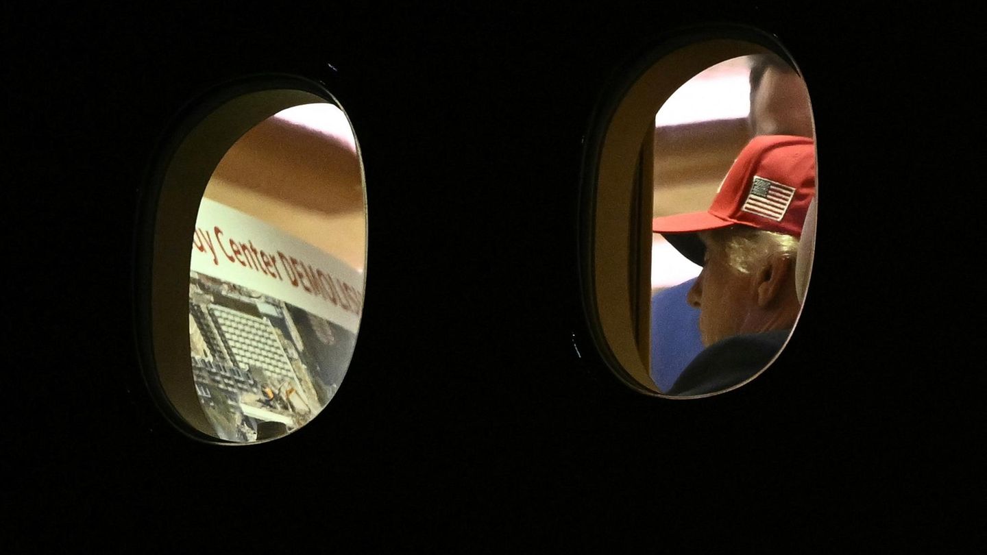 Trump in Air Force One: Brisante Aufnahmen entlarven Abrisspläne für Kennedy-Center