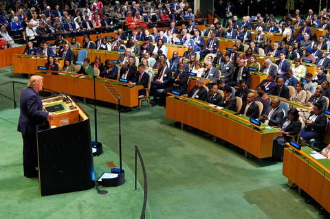 Versteinerte Mienen und Getuschel im Saal bei der Rede von US-Präsident Donald Trump