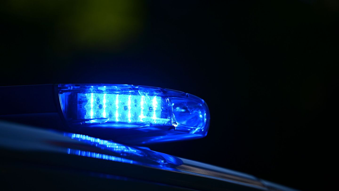 „Tesla“ an Fassade geschmiert: Staatsschutz ermittelt nach Feuer in Bürogebäude