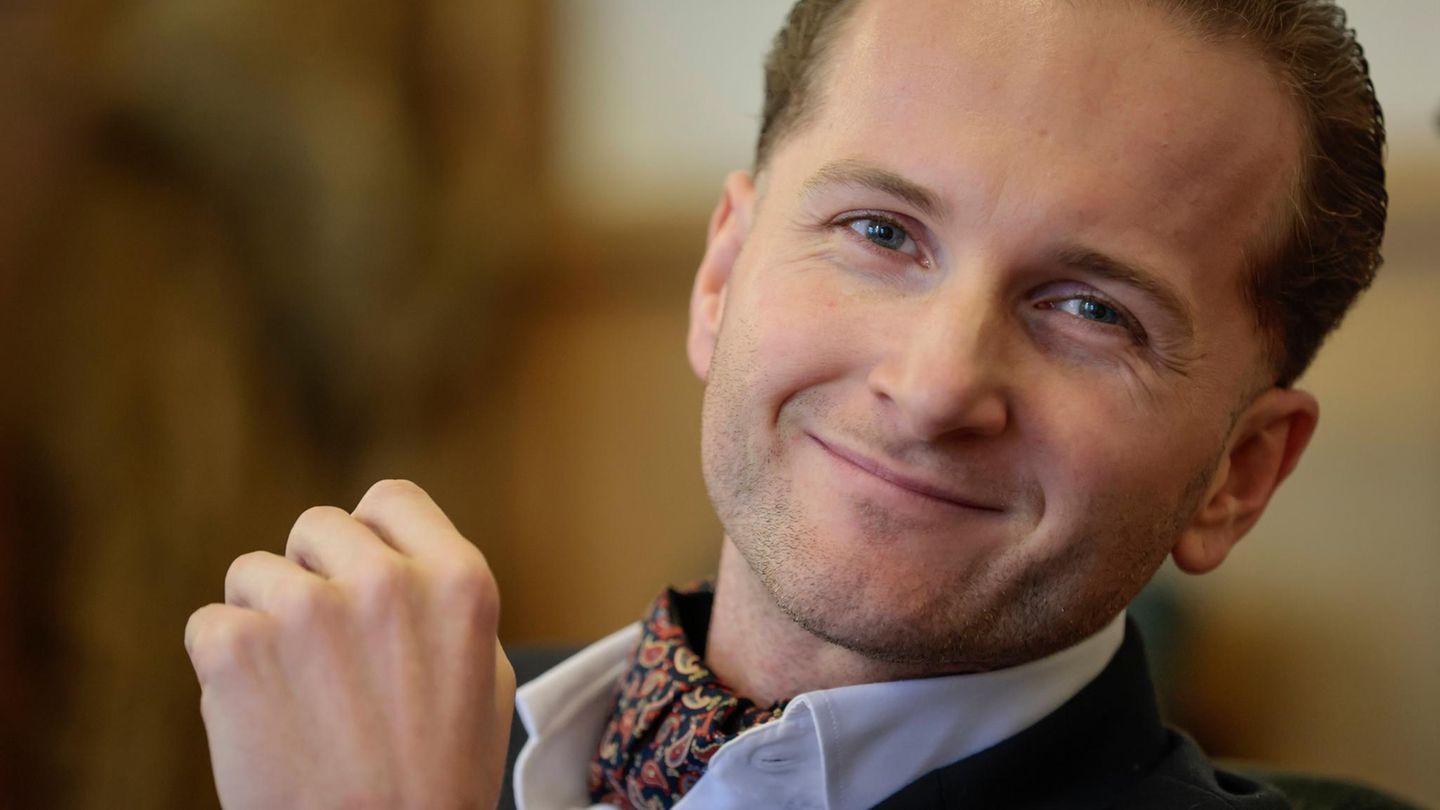 Hendrik Holt: Wind power fraudster likely escaped because of his passport