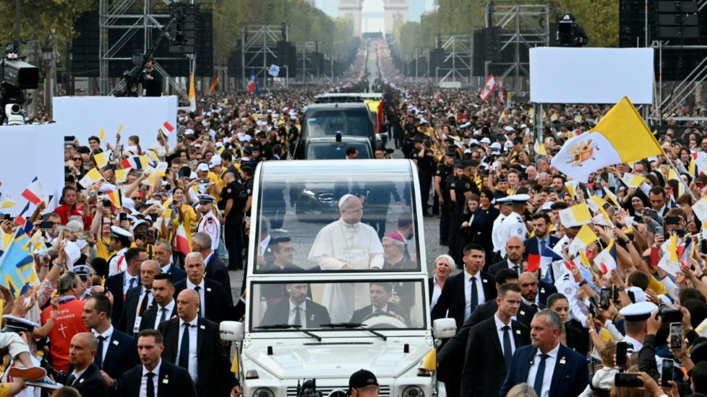 Leo XIV. feiert in Paris Messe mit 800.000 Menschen