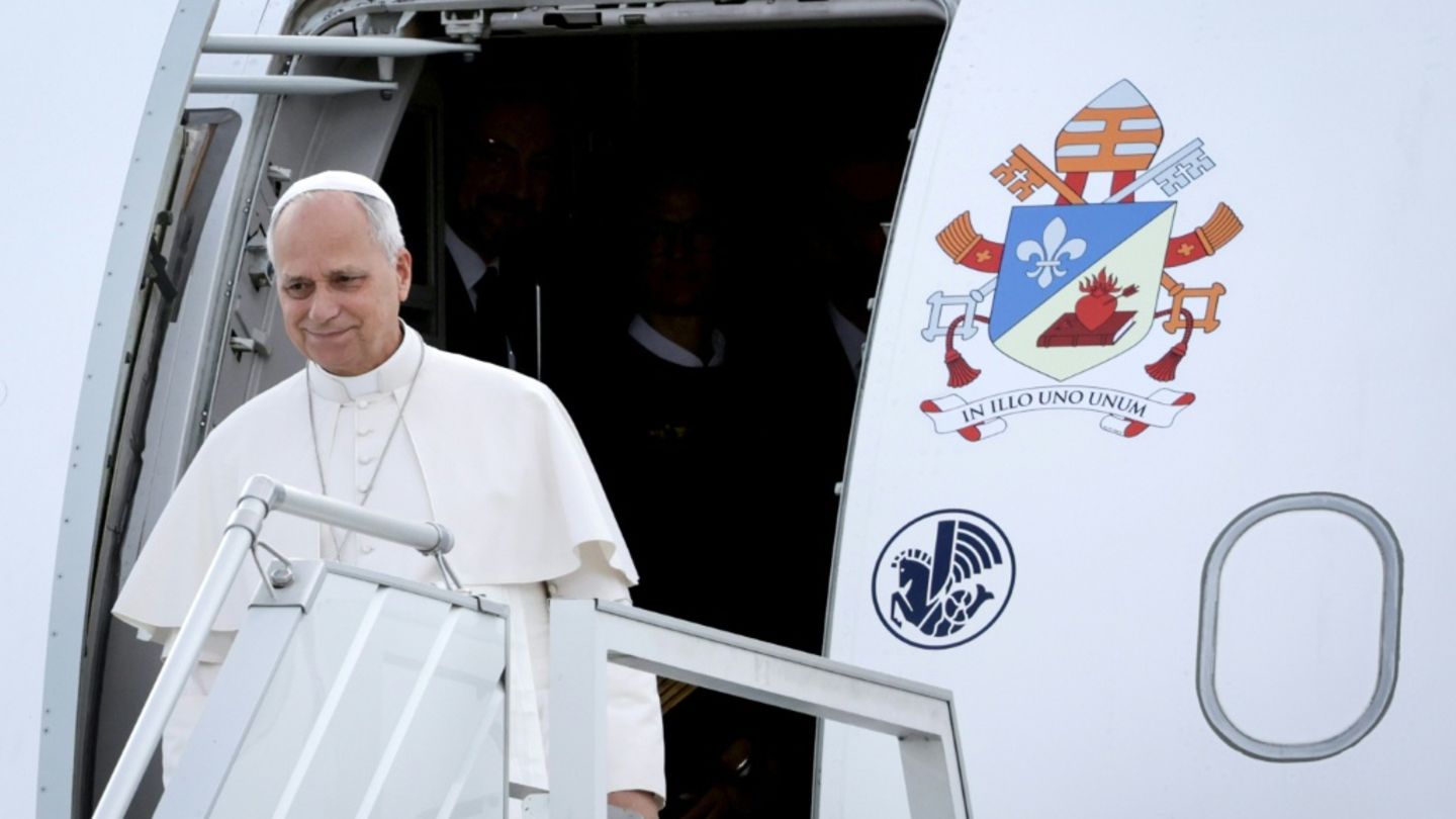 Technikbegeisterter Papst Leo XIV. verbringt Flug nach Metz im Cockpit