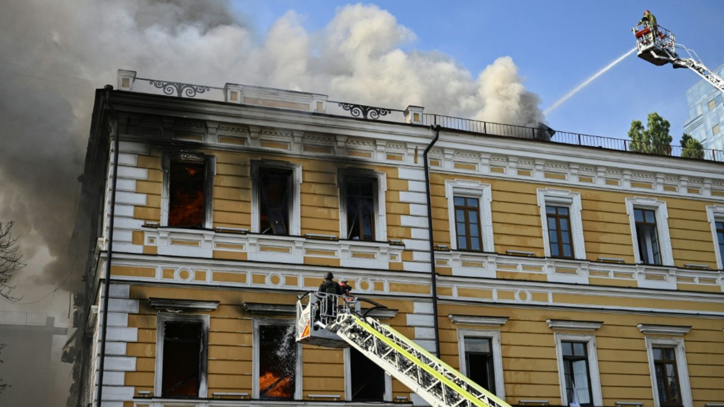 Eine Tote bei russischem Angriff auf Akademie der Wissenschaften in Kiew