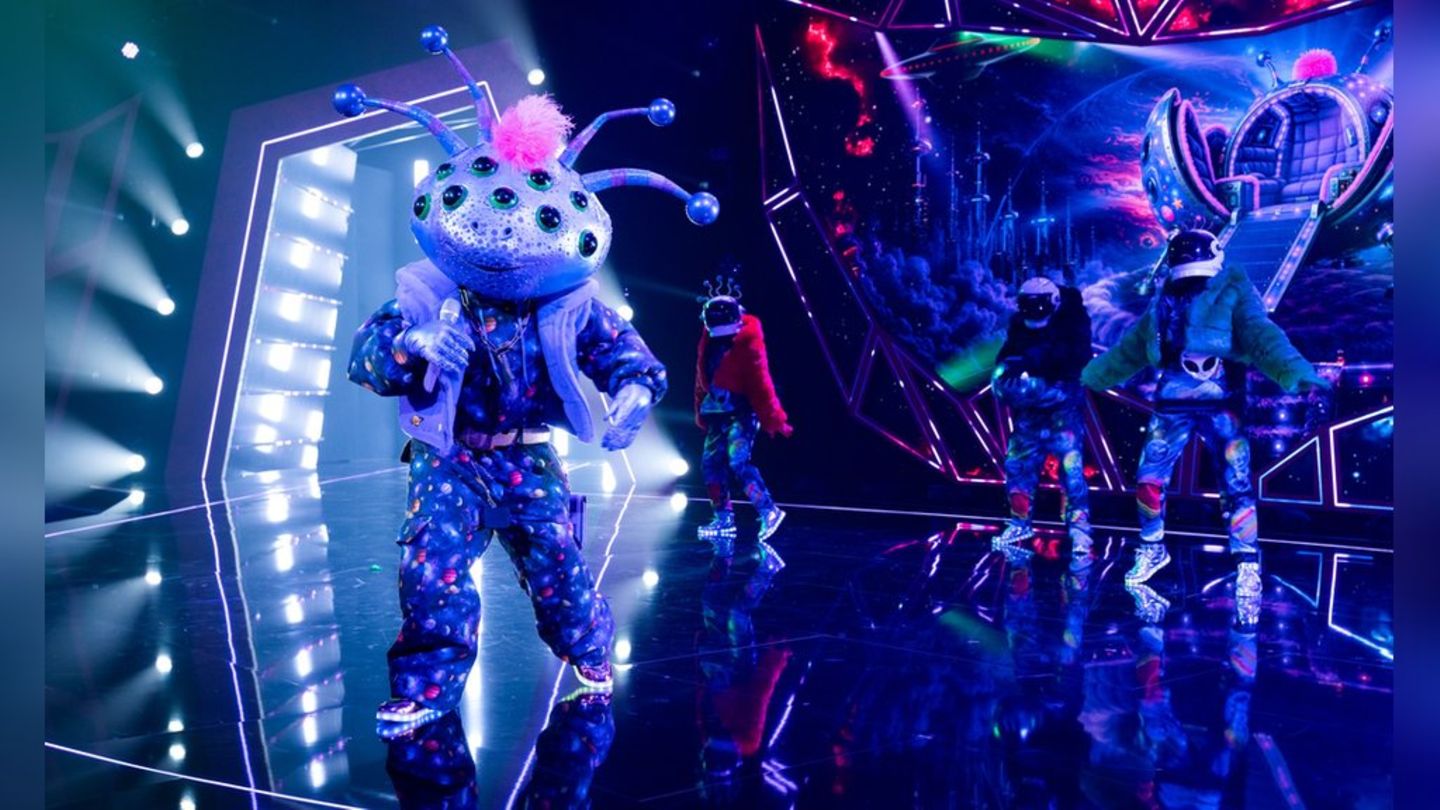 „The Masked Singer“: Hochschwangere Amira Aly enttarnt den Alien