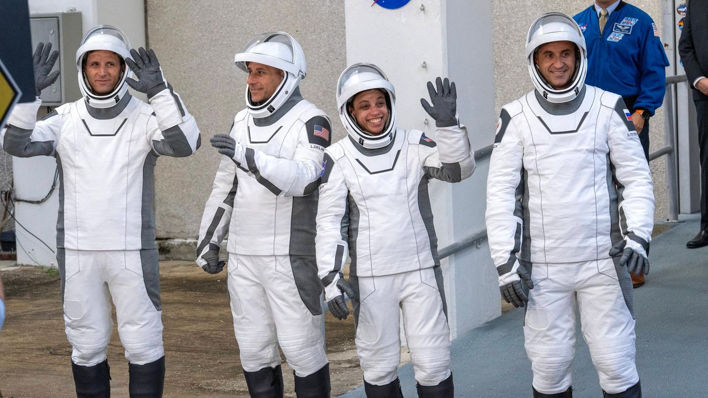 Weltraum: Neue Besatzung für die Raumstation ISS – Ankunft in Rekordzeit
